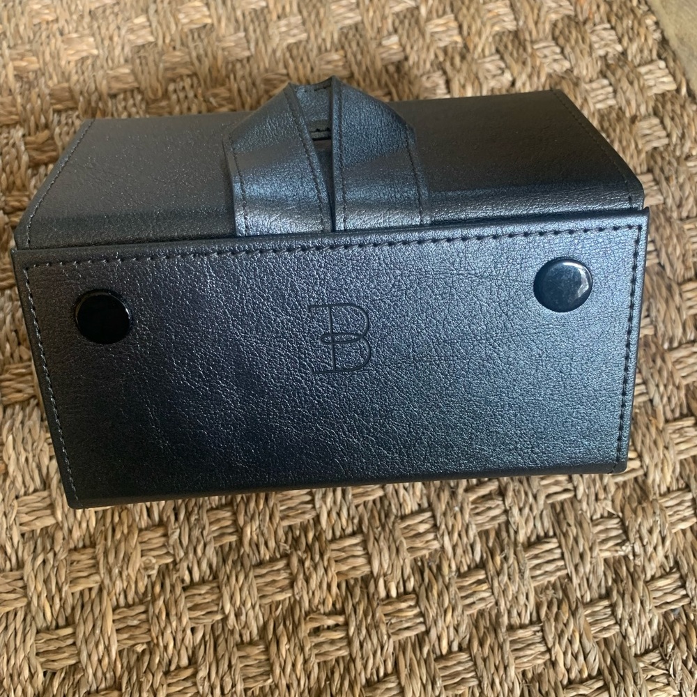 Travel case for glasses/sunglasses